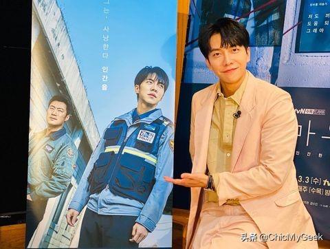 李升基腹肌（韩媒公认最有智慧明星李升基）(2)