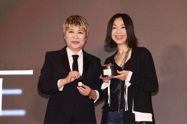 黄小琥近况(58岁黄小琥官宣分手)(3)