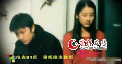 黄圣依和杨子现在关系（杨子黄圣依与儿子同框现身机场）(9)