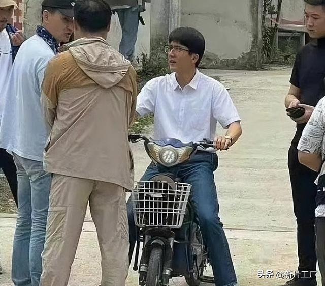 张新成最强记忆力 全程眨眼摇头不止(13)