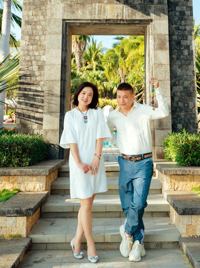 歌唱演员白雪个人简介(人到中年再度翻红)(16)