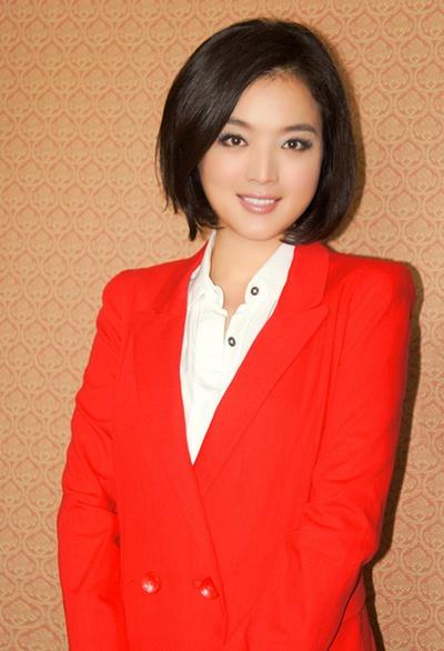 歌唱演员白雪个人简介(人到中年再度翻红)(4)