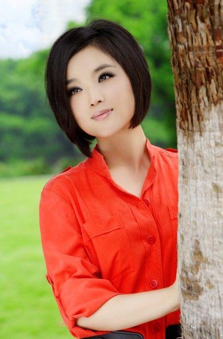 歌唱演员白雪个人简介(人到中年再度翻红)(12)