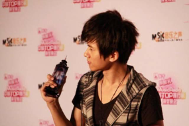 张杰的巅峰时期到底有多么红(越被黑越红两度选秀)(14)