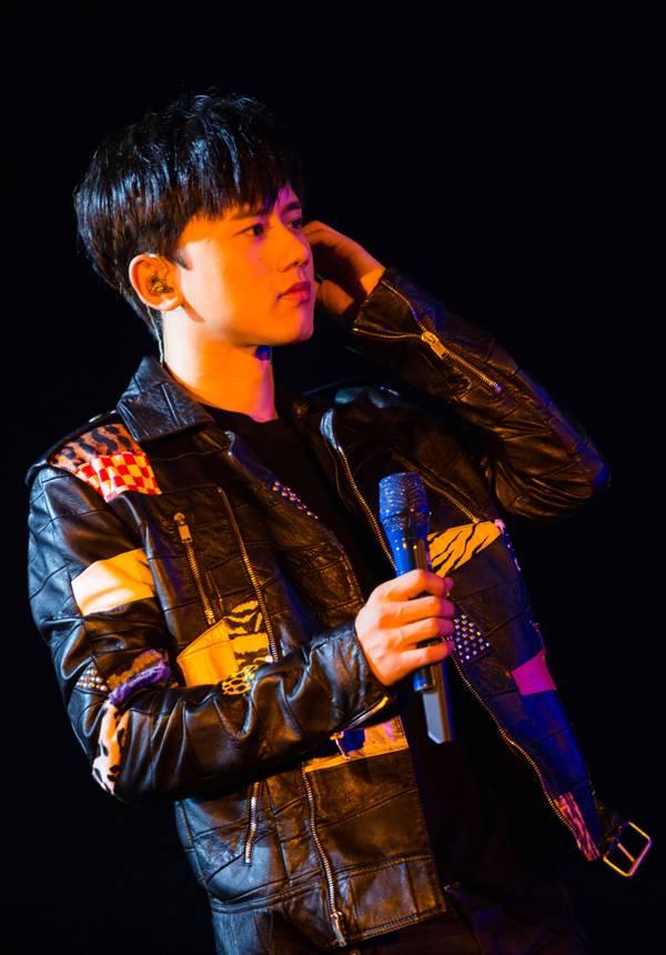 张杰的巅峰时期到底有多么红(越被黑越红两度选秀)(3)