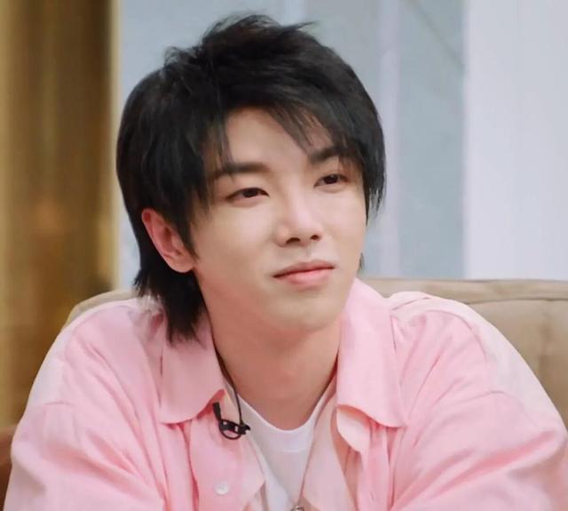 华晨宇就这样被你征服分析(顶流华晨宇背后的)(1)