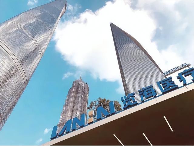 董卿与丈夫密春雷的年龄(密春雷25岁成亿万富豪)(2)