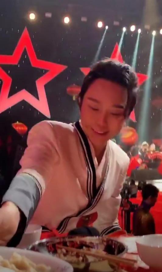 李玉刚的人生轨迹（李玉刚现身星光大道）(2)