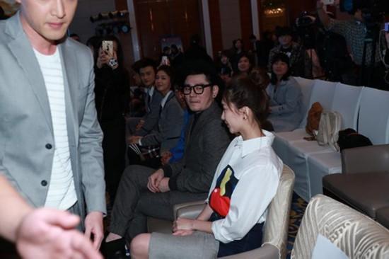 陈星旭胡冰卿恋情是否属实 胡冰卿陈星旭姐弟恋疑似分手(14)