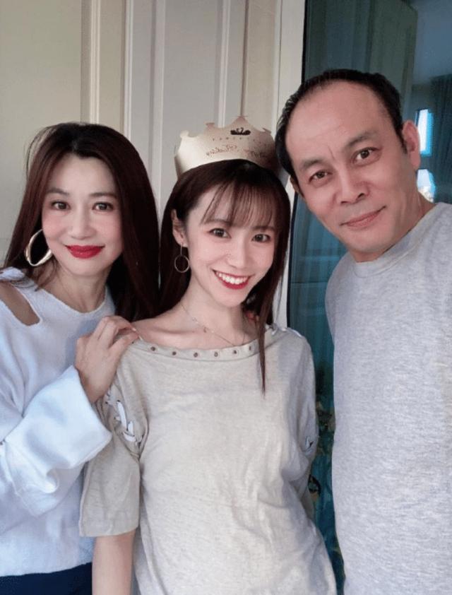 李炜的一见钟情（与陈炜一见钟情）(3)