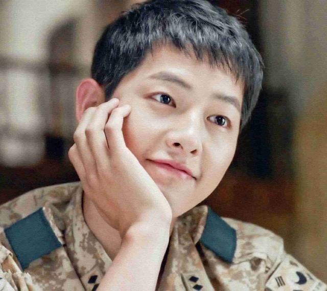 李光洙的女朋友交往多久了（李光洙公开恋情）(8)