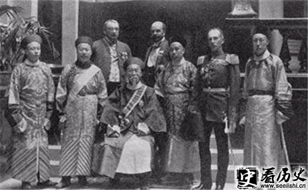 李鸿章签下《中俄密约》