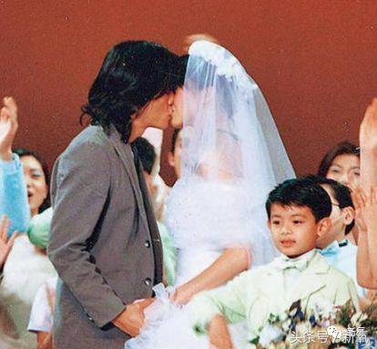 李嘉欣年轻时候造型高清（被古惑仔宠爱一生的她）(9)