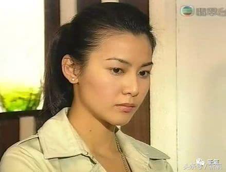 李嘉欣年轻时候造型高清（被古惑仔宠爱一生的她）(31)