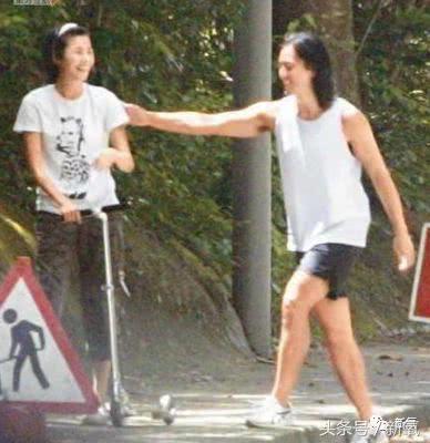 李嘉欣年轻时候造型高清（被古惑仔宠爱一生的她）(17)