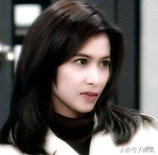 李嘉欣年轻时候造型高清（被古惑仔宠爱一生的她）(3)
