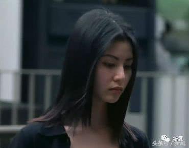 李嘉欣年轻时候造型高清（被古惑仔宠爱一生的她）(33)