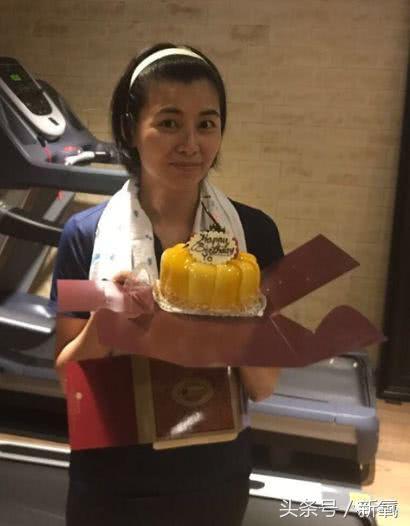 李嘉欣年轻时候造型高清（被古惑仔宠爱一生的她）(45)