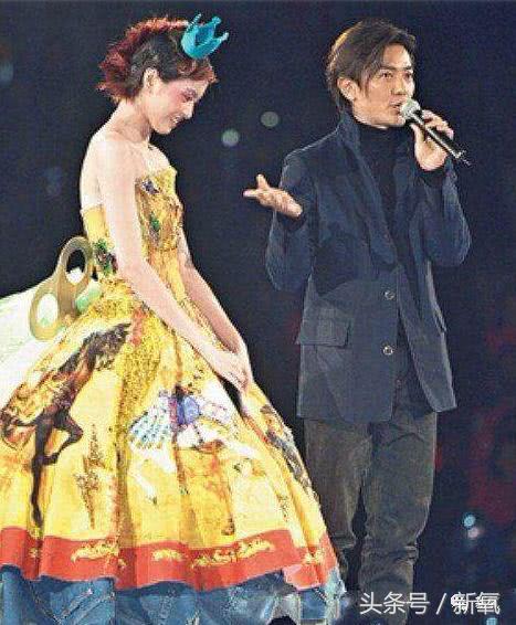 李嘉欣年轻时候造型高清（被古惑仔宠爱一生的她）(8)