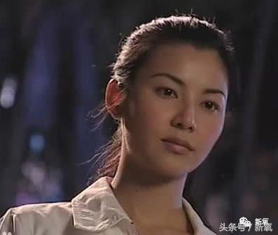 李嘉欣年轻时候造型高清（被古惑仔宠爱一生的她）(32)