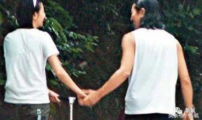 李嘉欣年轻时候造型高清（被古惑仔宠爱一生的她）(18)