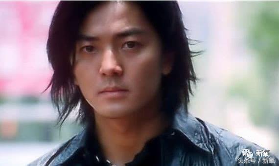 李嘉欣年轻时候造型高清（被古惑仔宠爱一生的她）(2)