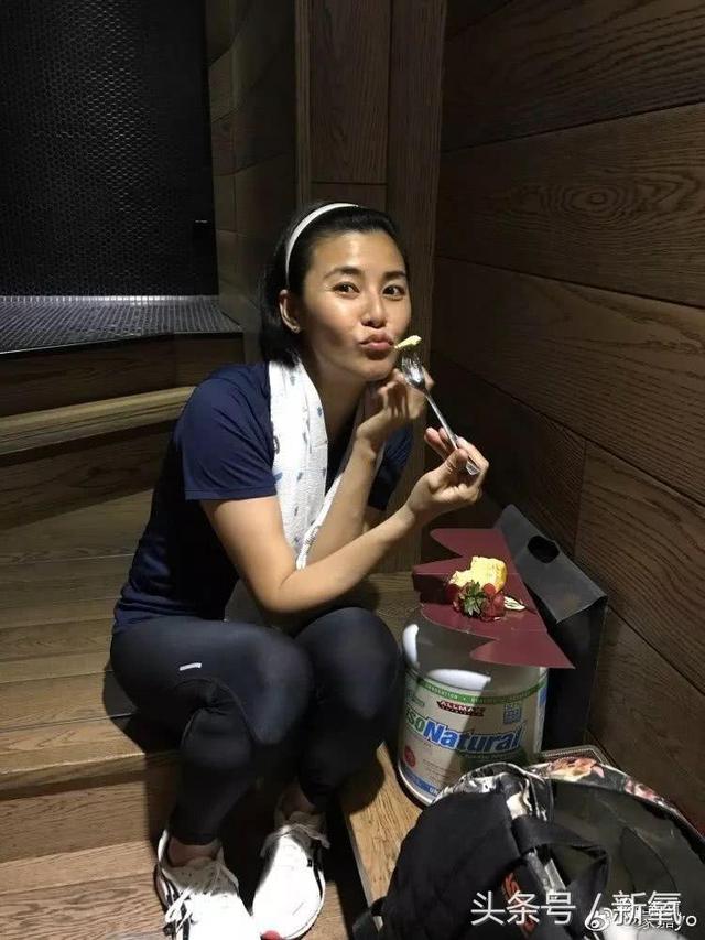 李嘉欣年轻时候造型高清（被古惑仔宠爱一生的她）(46)