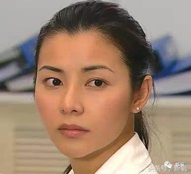 李嘉欣年轻时候造型高清（被古惑仔宠爱一生的她）(35)