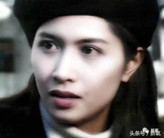 李嘉欣年轻时候造型高清（被古惑仔宠爱一生的她）(4)