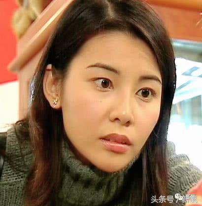 李嘉欣年轻时候造型高清（被古惑仔宠爱一生的她）(43)