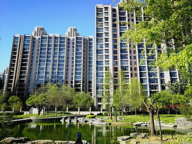 李小璐的真实身价（做顿饭3个保姆伺候）(4)