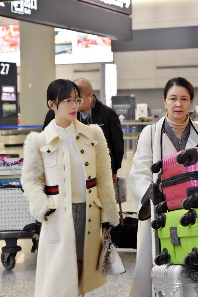 李小璐的真实身价（做顿饭3个保姆伺候）(11)