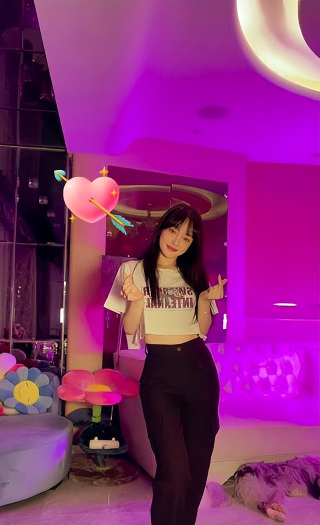 李小璐的真实身价（做顿饭3个保姆伺候）(7)