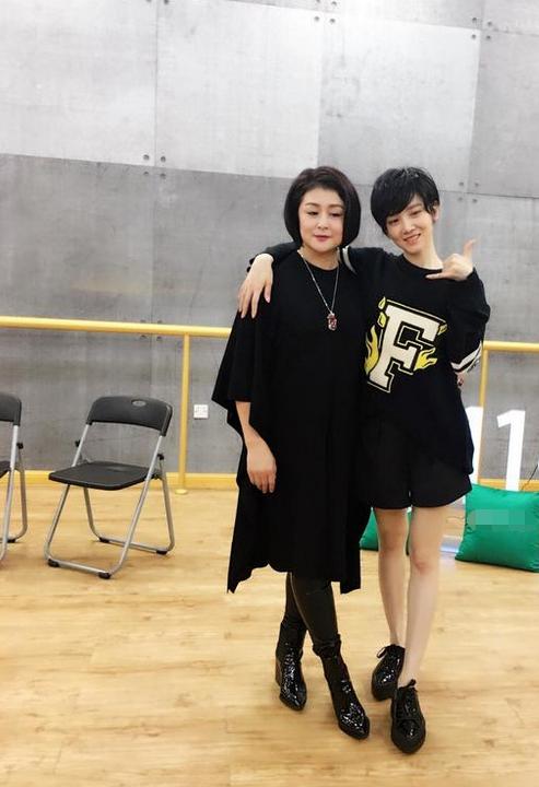 于月仙年轻生活照（48岁于月仙扛不住岁月）(6)