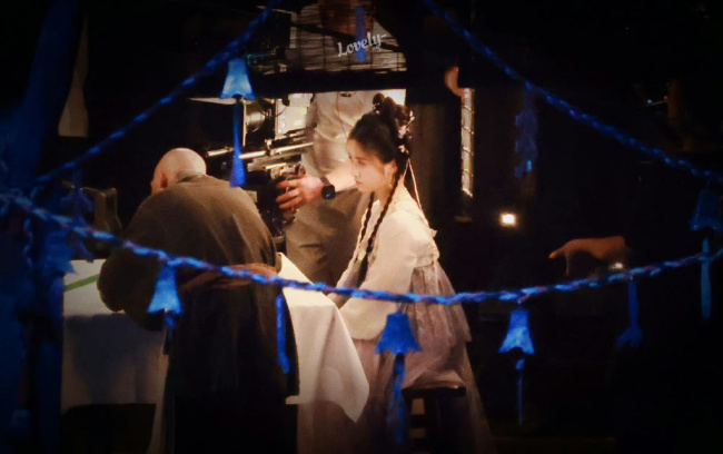 更加期待咯!沈月进组狐妖小红娘