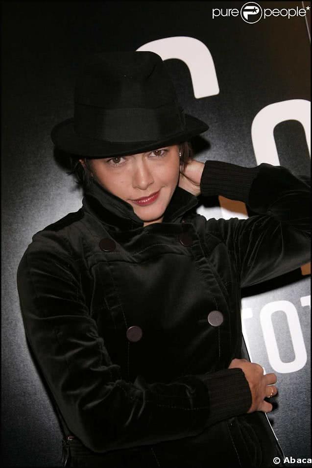 埃玛·德·科内个人资料写真作品