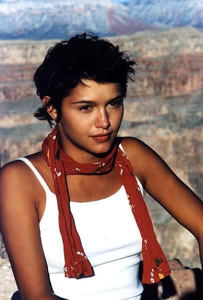 埃玛·德·科内个人资料写真作品