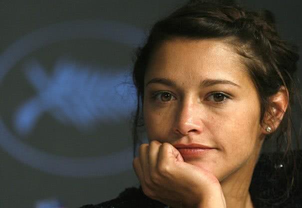 埃玛·德·科内个人资料写真作品