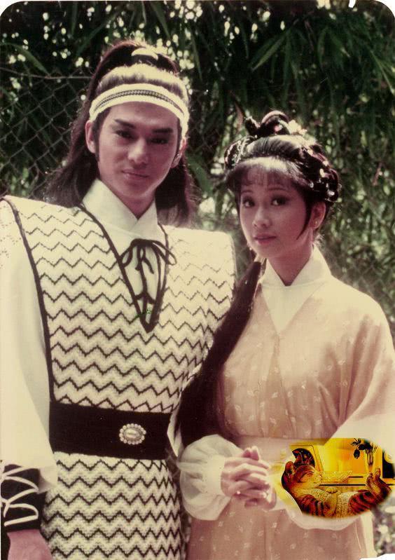 黄曼凝个人资料写真作品