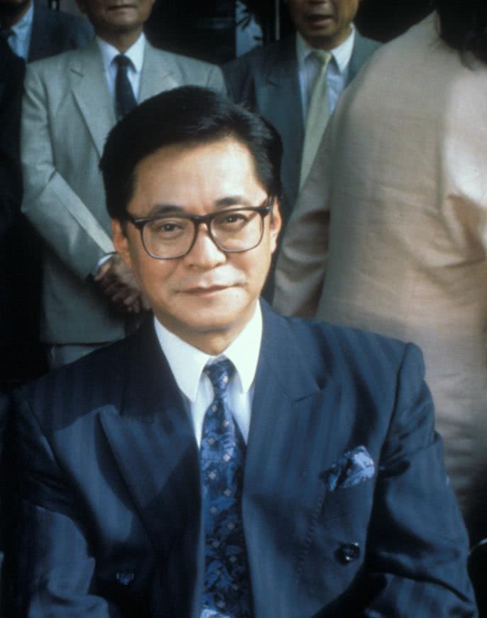 王伟个人资料写真作品