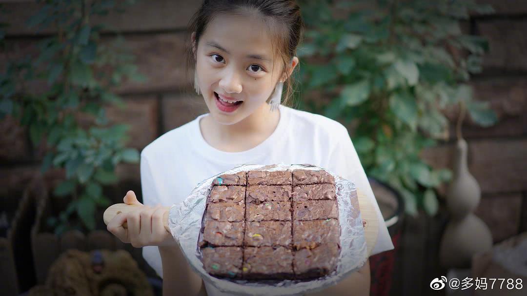 黄忆慈个人资料写真作品