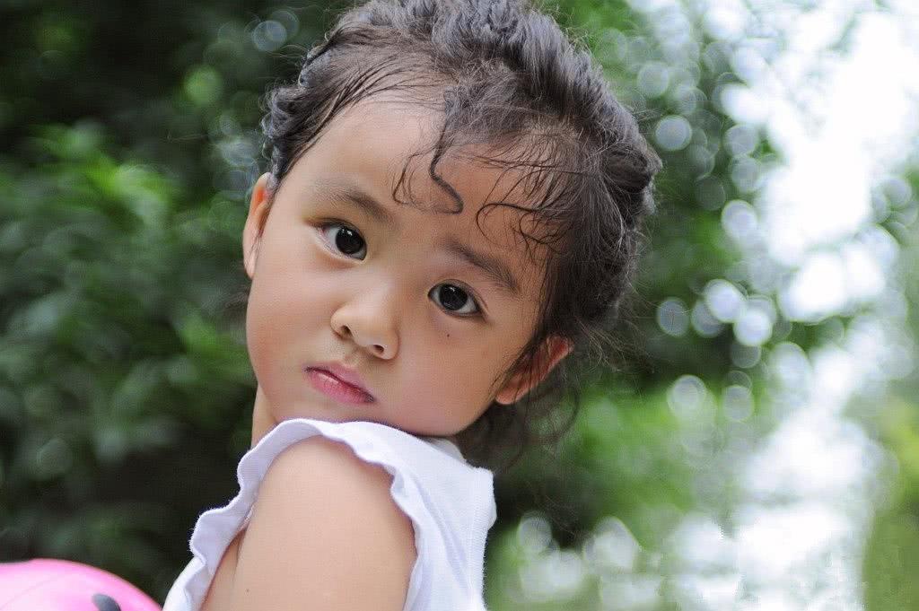 黄忆慈个人资料写真作品