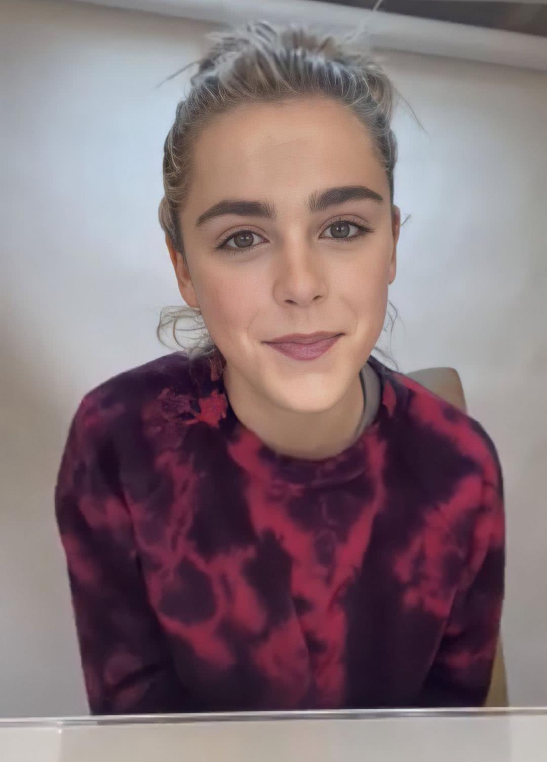 琪兰·席普卡个人资料写真作品