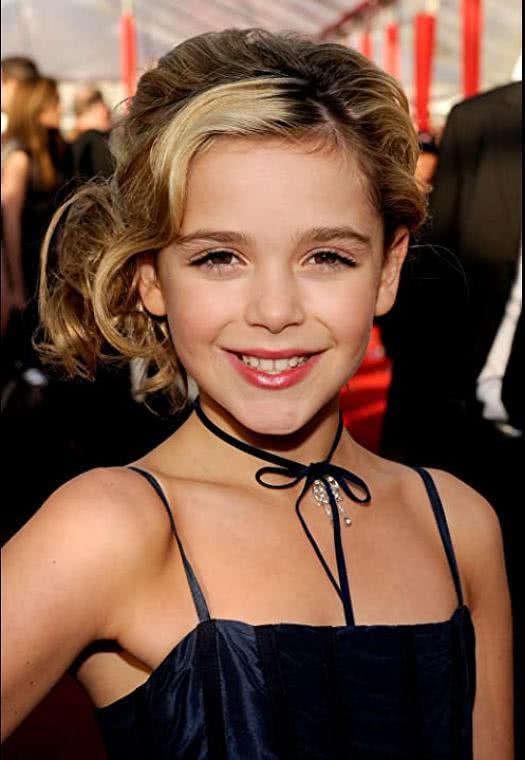 琪兰·席普卡个人资料写真作品