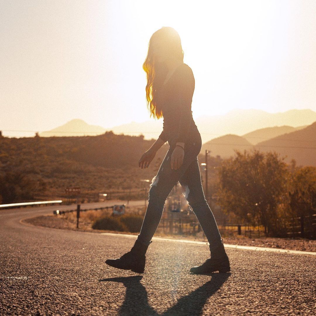 麦肯基·弗依个人资料写真作品