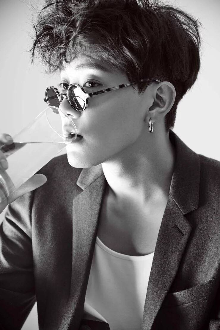 范世錡个人资料写真作品