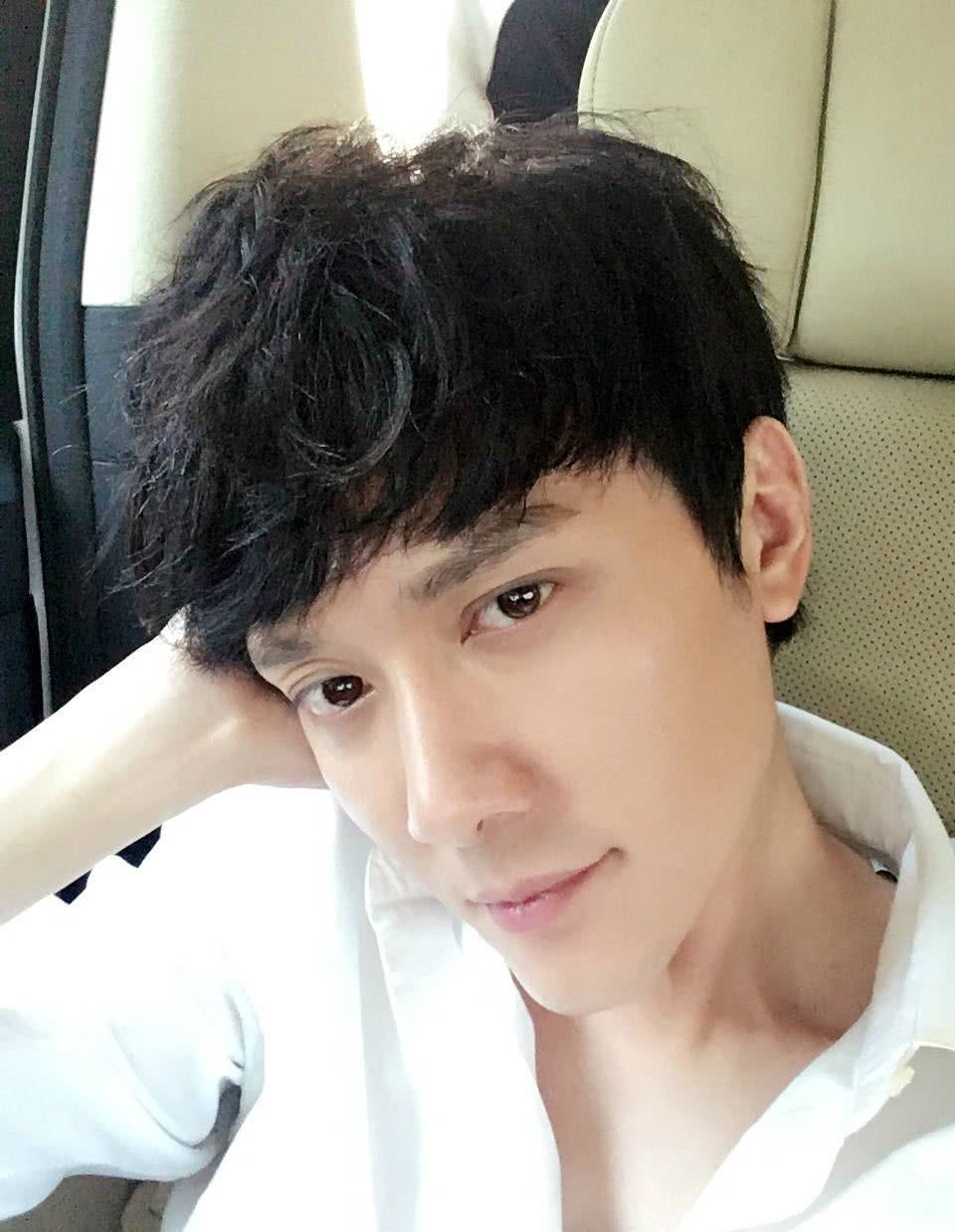 冯绍峰个人资料写真作品