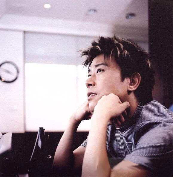 伍思凯个人资料写真作品