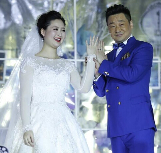 王景春和刘桦对比照,王景春老婆李晶资料照片本文共(942字) 王景春和刘桦对比照,王景春老婆李晶资料照片本文共(942字)