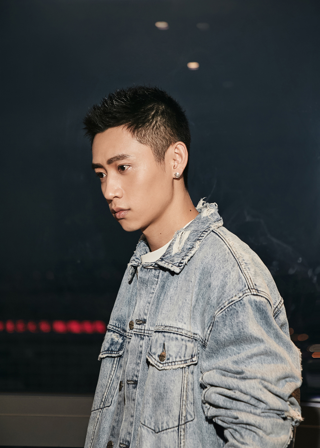 魏晨的背景强大真的吗 被爆恋情后粉丝不少反增